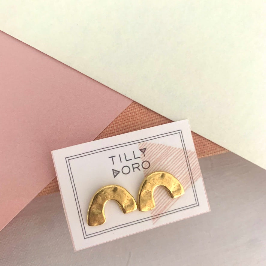 Arc studs