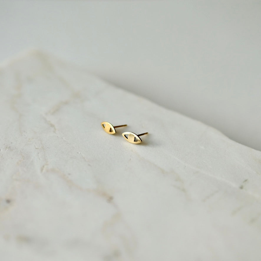 eye studs